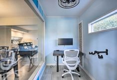 기타 4 Poolside Oasis: Richardson Home w/ Movie Room!