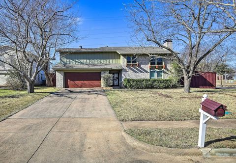 Others Poolside Oasis: Richardson Home w/ Movie Room!