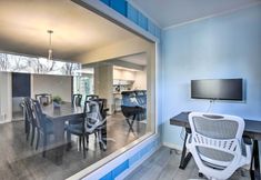 Others 3 Poolside Oasis: Richardson Home w/ Movie Room!