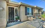 อื่นๆ 5 Spacious Bakersfield Home w/ Outdoor Pool!