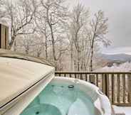 Others 7 Cabin w/ Hot Tub & Mountain Views, < 5 Mi to Boone