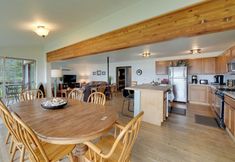 อื่นๆ 5 Cozy Beachouse: View & Deck, Steps From Skagit Bay