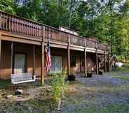 Others 4 Family Cabin on 6 Acres w/ Lake Access & Hot Tub!