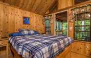 Others 5 Family Cabin on 6 Acres w/ Lake Access & Hot Tub!