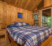 Others 5 Family Cabin on 6 Acres w/ Lake Access & Hot Tub!