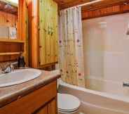 Others 7 Family Cabin on 6 Acres w/ Lake Access & Hot Tub!