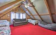 Lainnya 3 Secluded Poconos Cabin w/ Big Bass Amenities!