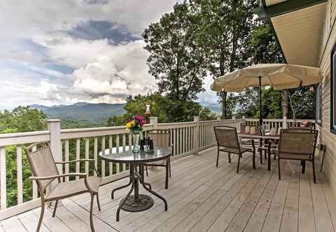 อื่นๆ Secluded Mountain Home w/ Stunning Views & Deck!