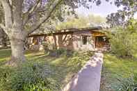 Lain-lain Mid-century Brownsville Hideaway w/ Patio & Yard!