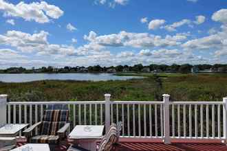 Others 4 Waterfront Home w/ Large Deck & Dock on Narrow Bay