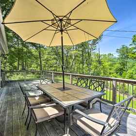 Interior 1 Charming Cottage w/ Deck: Mtn + Lake Views!, Hotel Ulster County