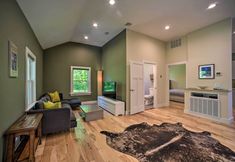 อื่นๆ 2 Charming Cottage w/ Deck: Mtn + Lake Views!