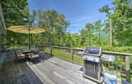 Lain-lain 4 Charming Cottage w/ Deck: Mtn + Lake Views!