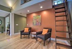 อื่นๆ 7 Charming Cottage w/ Deck: Mtn + Lake Views!