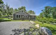 Lain-lain 6 Charming Cottage w/ Deck: Mtn + Lake Views!