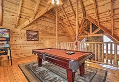 其他 4 Pigeon Forge Cabin w/ Games, 1 Mi to Parkway!