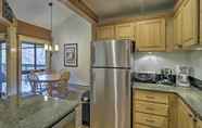 Others 5 Rustic Condo w/ Views: Shuttle to Keystone Slopes!