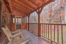 その他 Cozy Family Cabin w/ Hot Tub ~ 4 Mi to Dollywood!