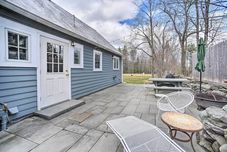 Others Charming Cottage w/ Yard - 2 Mi to Tinker St!