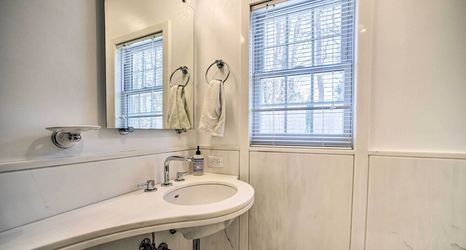 Others 2 Charming Cottage w/ Yard - 2 Mi to Tinker St!