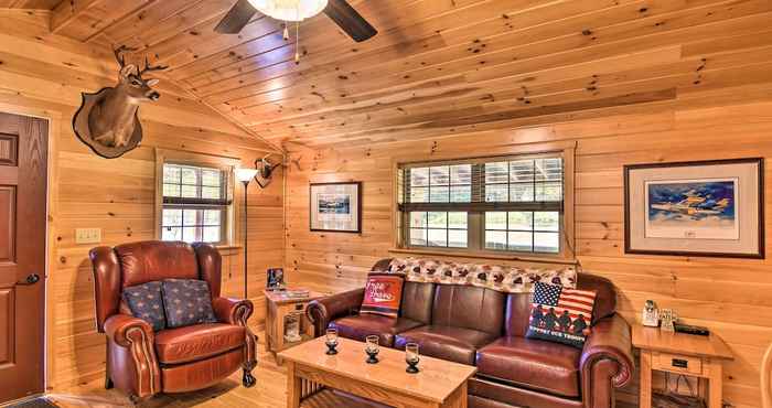 Lain-lain Pet-friendly Cabin w/ Fire Pit & River Access!