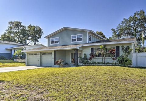 Others Seminole Home: 1 Mi to Indian Shores Beach!