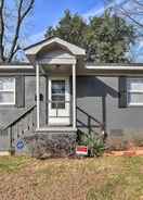 Primary image Renovated Charlotte Bungalow - 3 Mi to Downtown!