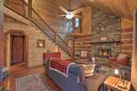 Others Gorgeous Log Cabin w/ 2 Decks + Fireplaces!