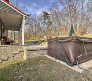 Lain-lain 7 Quiet Escape w/ Hot Tub, 5 Miles to Raystown Lake!