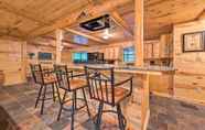 Others 3 Rustic Broken Bow Retreat w/ Hot Tub & Deck!