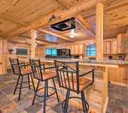 อื่นๆ 3 Rustic Broken Bow Retreat w/ Hot Tub & Deck!