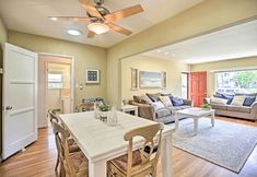 其他 5 Oceanside Home w/ Yard - Walk to Beach & Pier