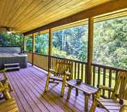 Others 6 'fox Creek Hillside Cabin' w/ Hot Tub & Fire Pit!