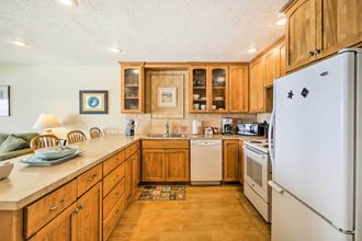 기타 4 Lincoln Beach Condo w/ Balcony + Ocean Views!