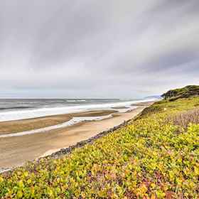 Primary image 1 Lincoln Beach Condo w/ Balcony + Ocean Views!, Fogarty Creek State Recreation Area Hotels