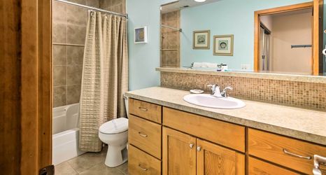 기타 2 Lincoln Beach Condo w/ Balcony + Ocean Views!