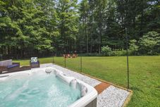 기타 Family-friendly Saugerties Home w/ Hot Tub & Games