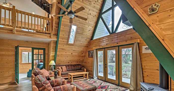 Others Overgaard Cabin w/ Hot Tub, Fire Pit & Deck!
