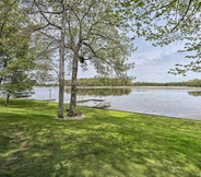 Others 5 Pet-friendly Grass Lake Retreat w/ Game Room!