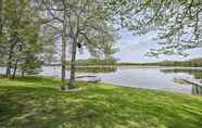 Others 5 Pet-friendly Grass Lake Retreat w/ Game Room!