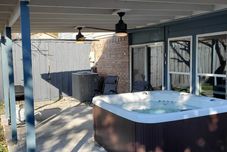 Others 17 Mi to Dallas: Richardson Home w/ Hot Tub
