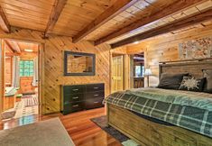 Others 6 Spacious Cabin, 1 Block to Locust Lake Beach!