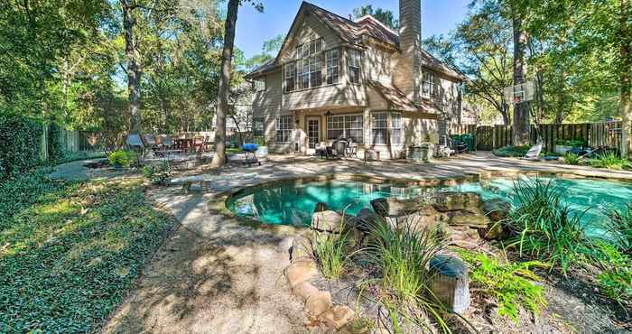 Lain-lain Spacious Woodlands Home: Pool & Outdoor Oasis