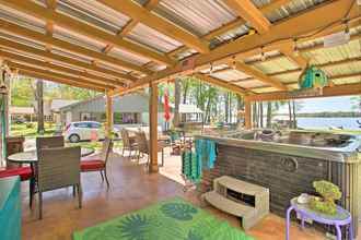 Lain-lain 4 Pet-friendly Lakefront Getaway w/ Hot Tub!