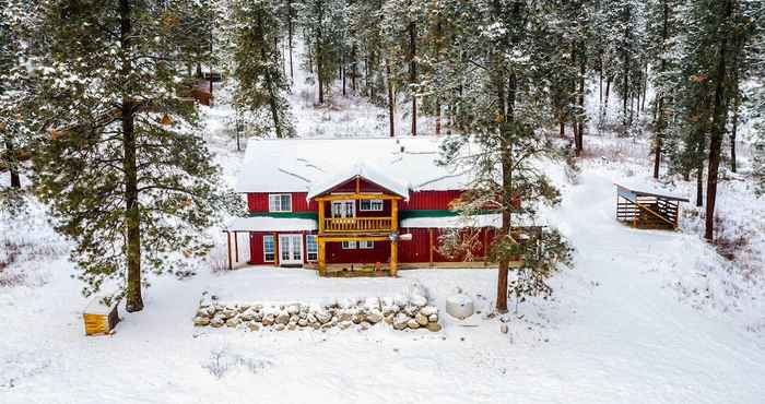 Others Kettle Falls Home w/ River Valley Mtn Views!