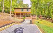 Others 6 Idyllic Warne Cabin in the Woods w/ Hot Tub!