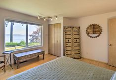 Others 6 Hike, Bike & Explore: Oceanfront Kingston Getaway