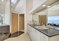 Others 3 Hike, Bike & Explore: Oceanfront Kingston Getaway