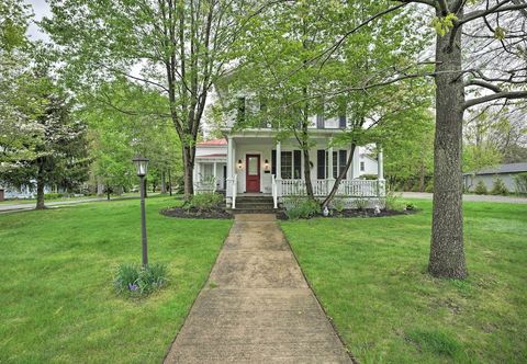 Others Historic Westfield Home: 2 Mi to Lake Erie!