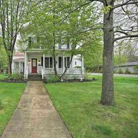 Primary image1Historic Westfield Home: 2 Mi to Lake Erie!,Johnson Estate Winery飯店